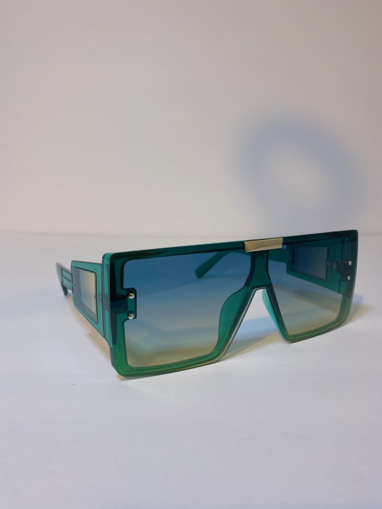 green square frame sunglasses with green ombre lens 